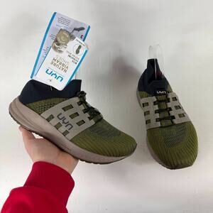 UYN Nature Tune Trainers Sneaker Womens size 7 Sage Carbon Slip On Low Top Shoes